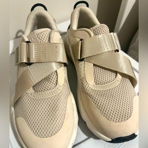 Sorel Pearl White & Black Shoes